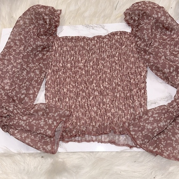 Die & More size small dusty rose floral smocked boho top - Picture 6 of 7